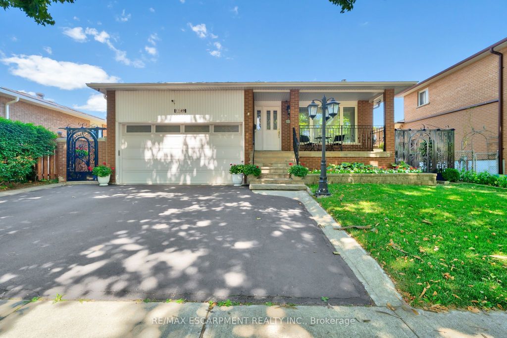 Photo of 1149 Dowland Crescent, Burlington, ON L7T 4C7 (MLS # W13087468)