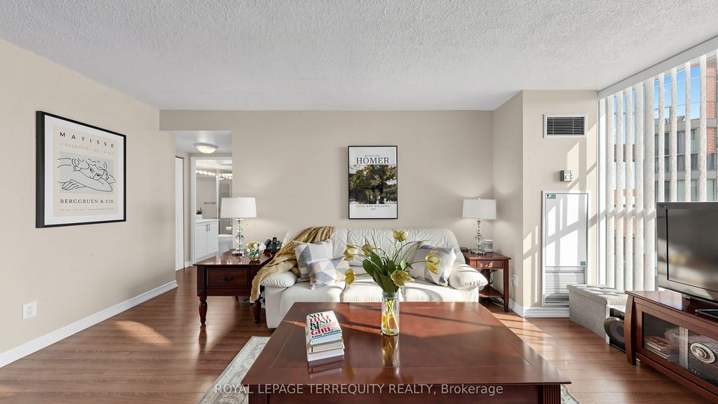 Photo of 22 Southport Street #833, Toronto, ON M6S 4Y9 (MLS # W12862636)
