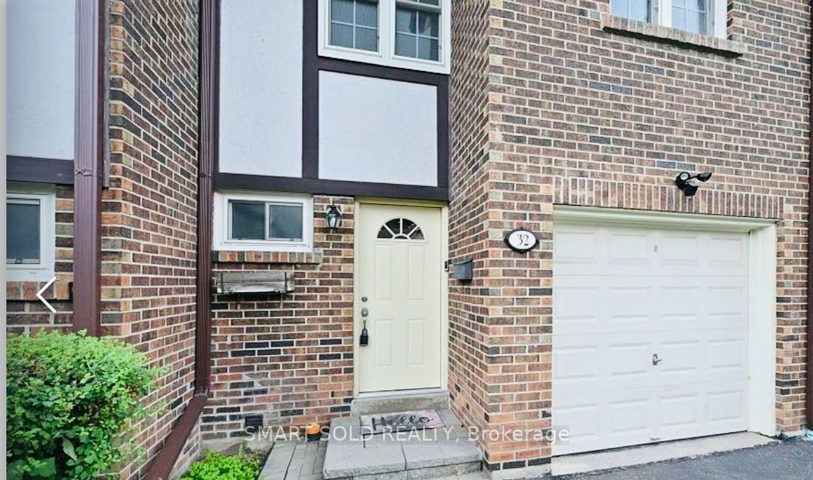 2120 Rathburn Road E 32