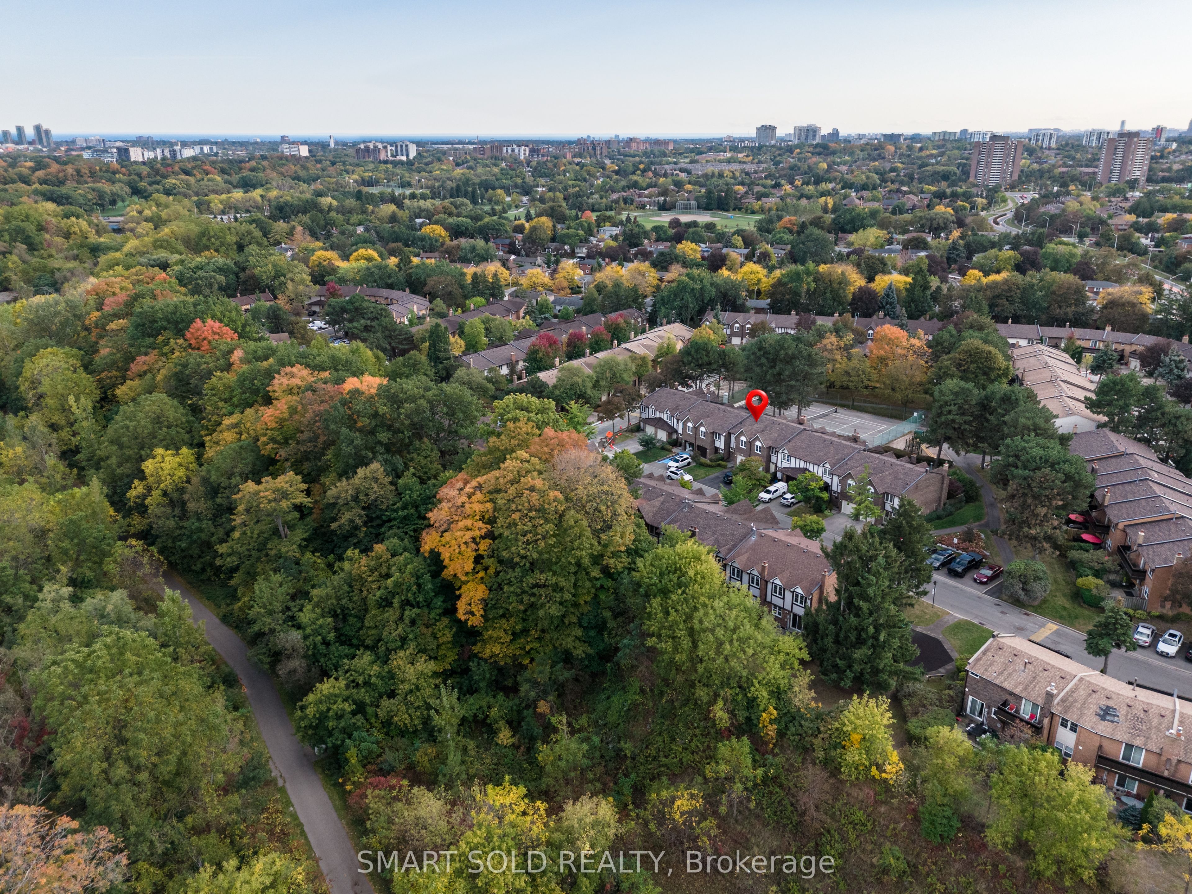 2120 Rathburn Road E 32