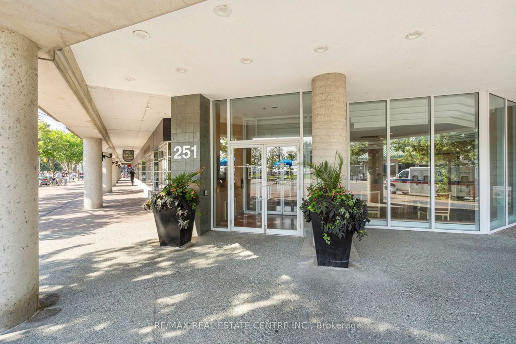 Photo of 251 Queens Quay W #504, Toronto, ON M5J 2N6 (MLS # C12728360)