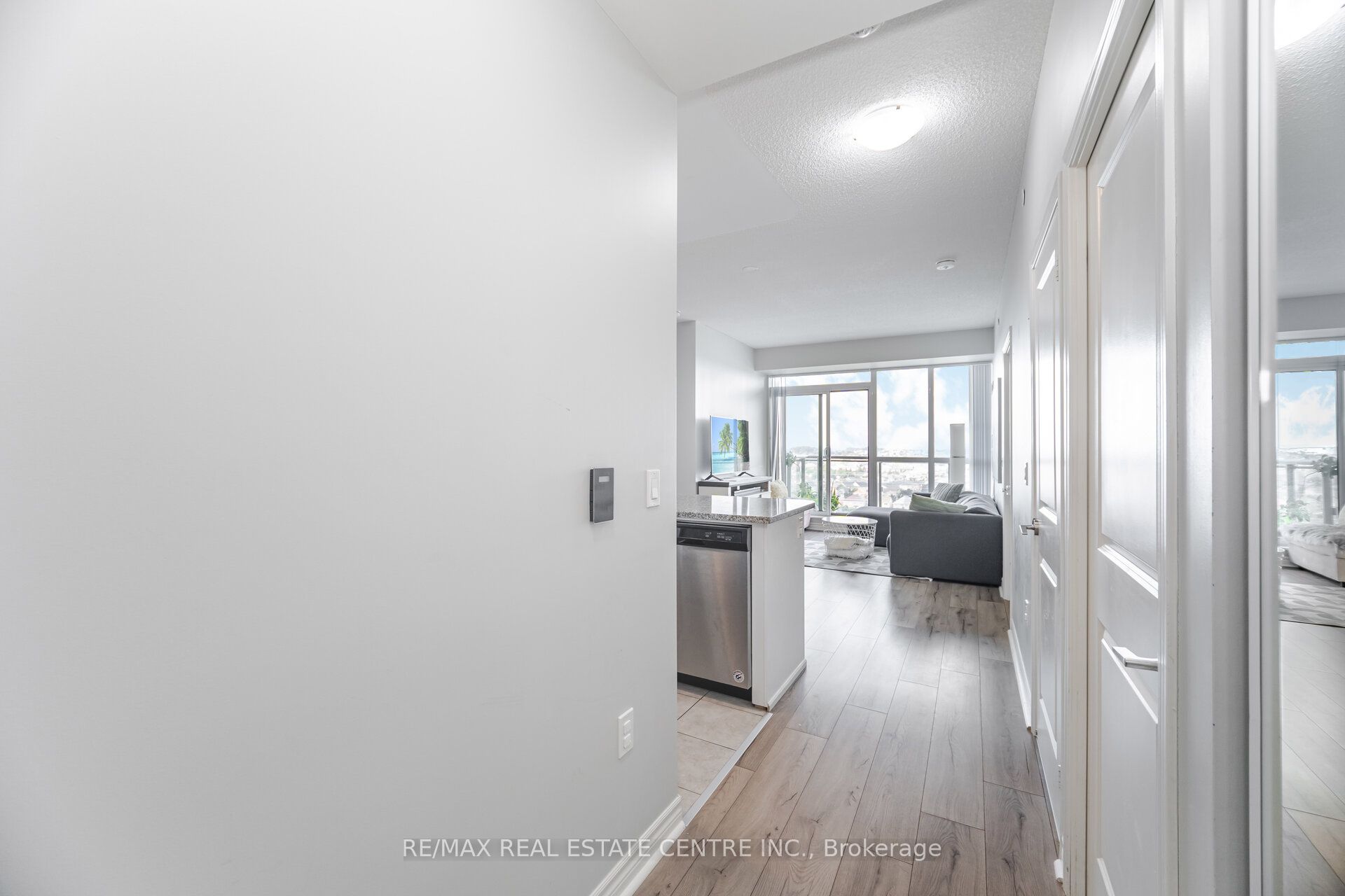 349 Rathburn Road 1717