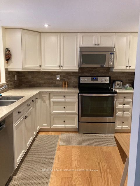 33 Weldrick Road E 207