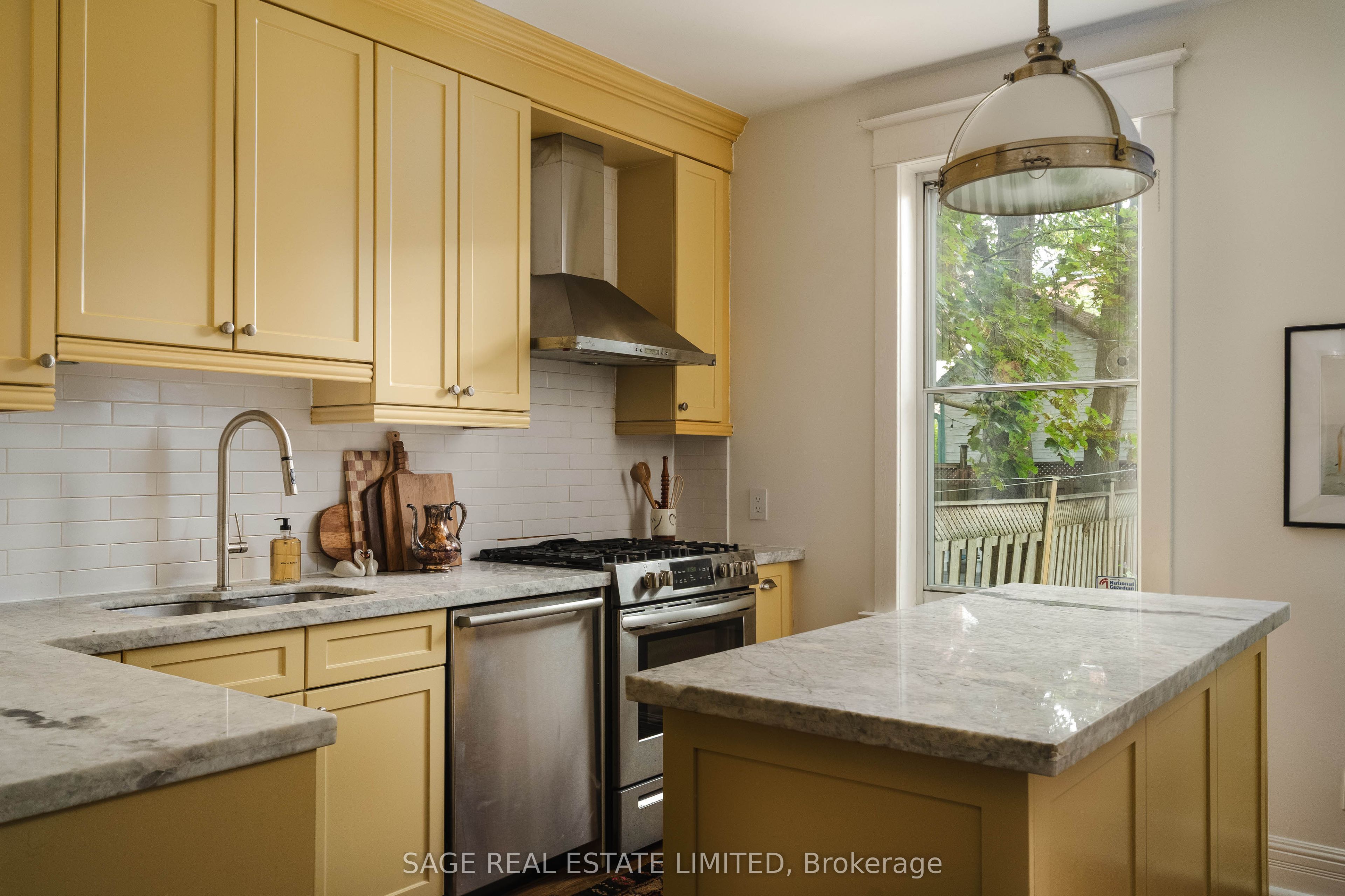 121 Glendale Avenue