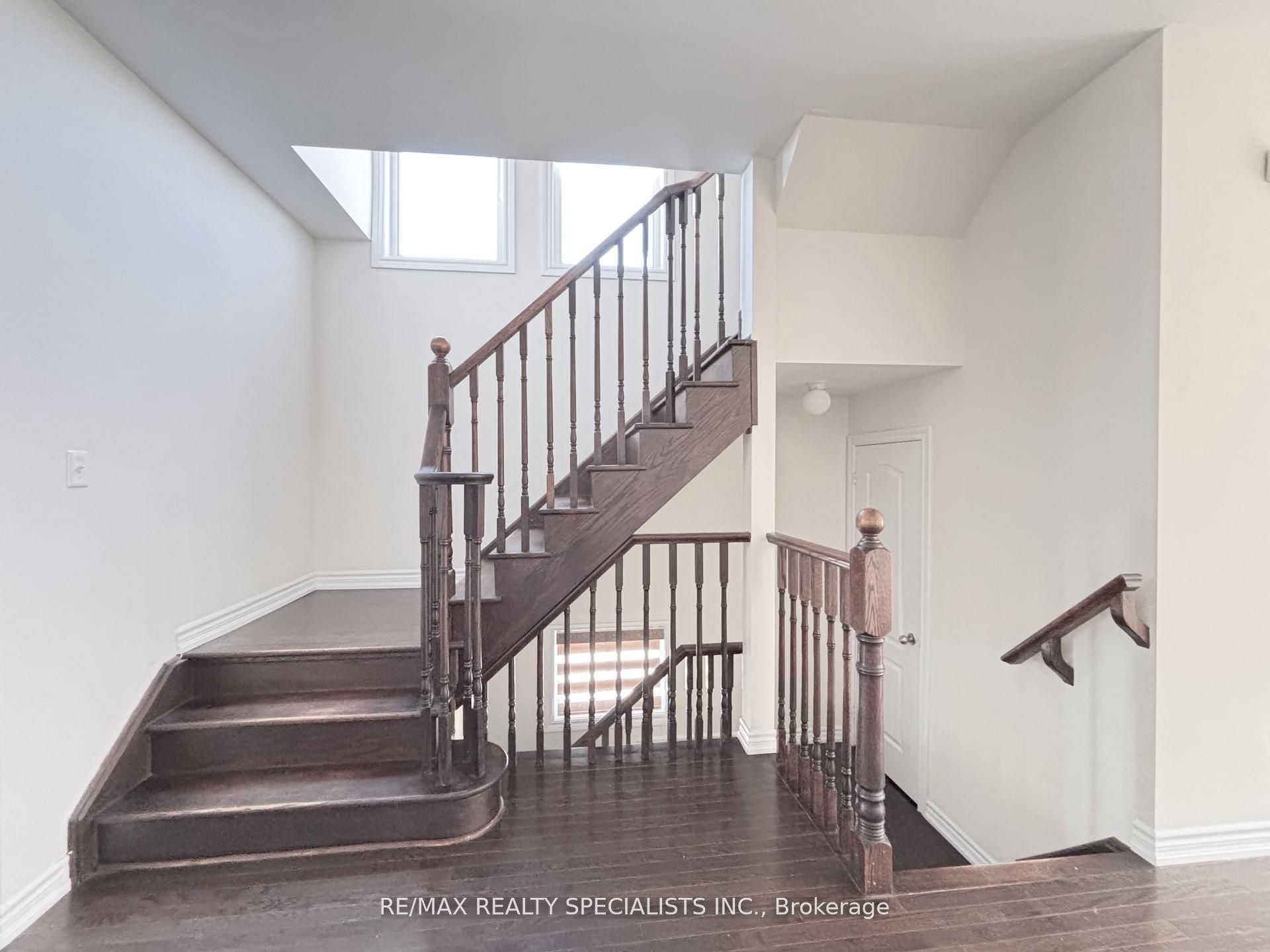 10 Porter Avenue W 53