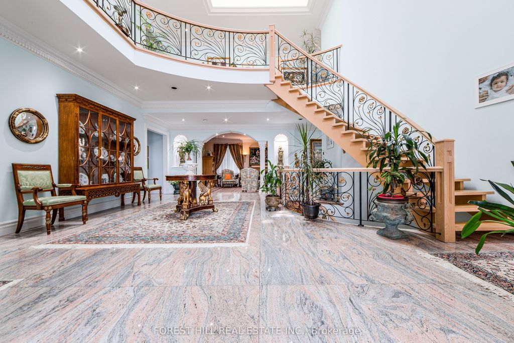 Photo of 46 Wimpole Drive, Toronto, ON M2L 2L3 (MLS # C12419103)