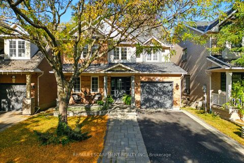 5566 Thorn Lane Burlington ON L7L 6V8
