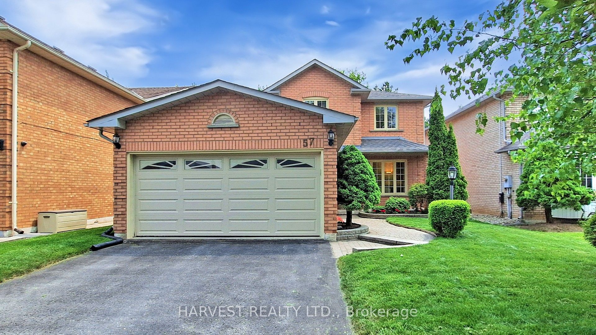 Photo 1 of 43 — 57 Summitcrest Drive, Richmond Hill, ON L4S 1A7