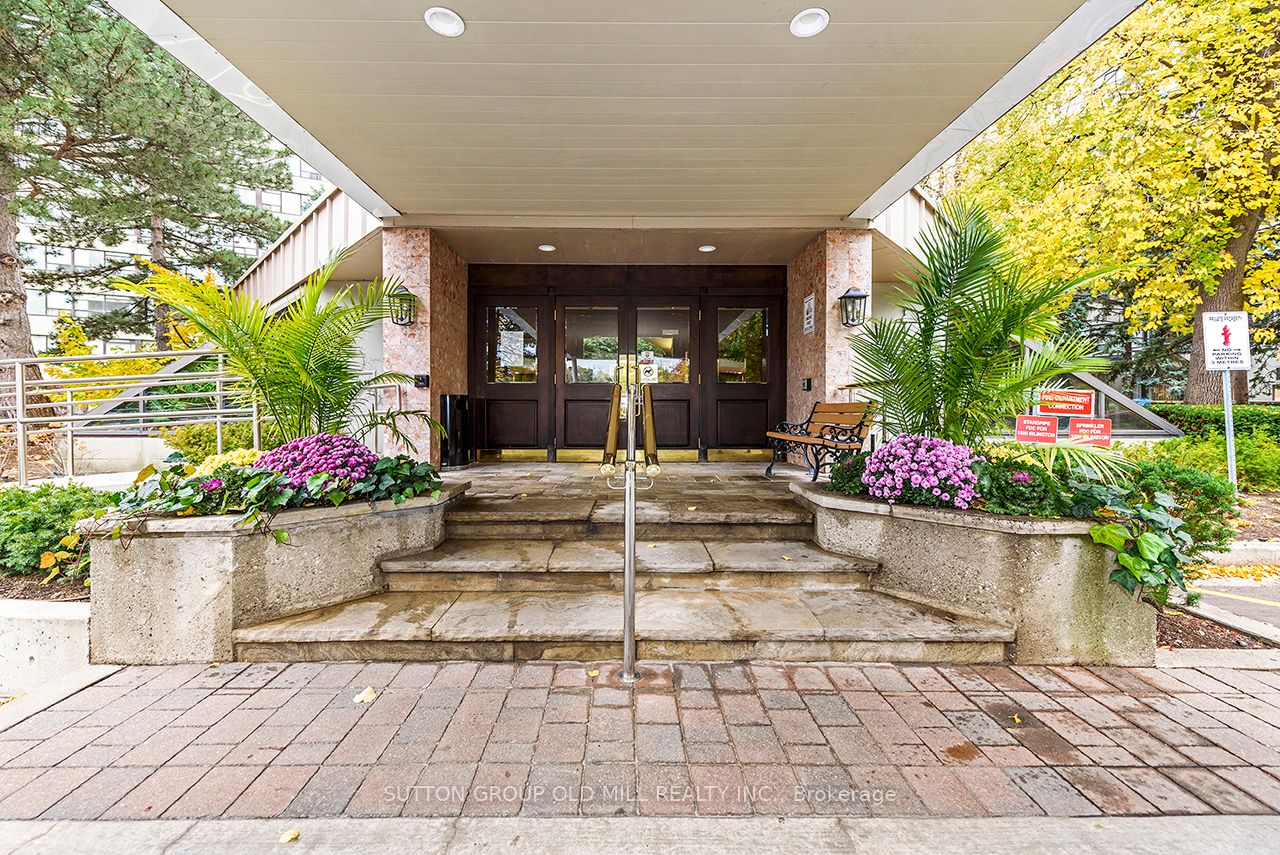 1300 Islington Avenue 2806