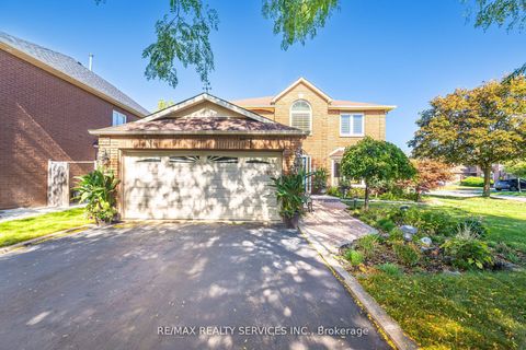 30 Starling Court Brampton ON L6Z 3P5