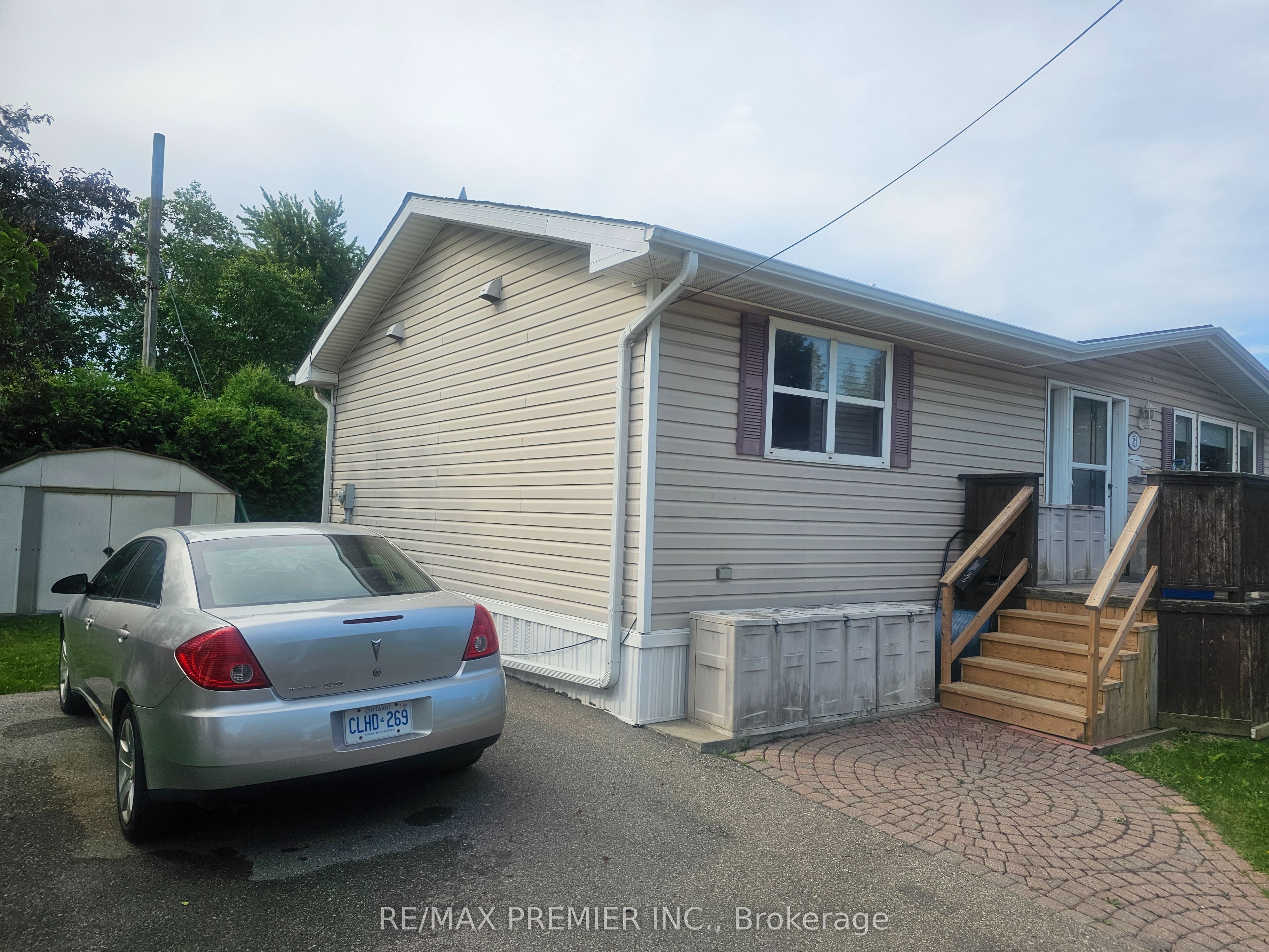1749 Dundas Street E 5th Ave West Unit #21