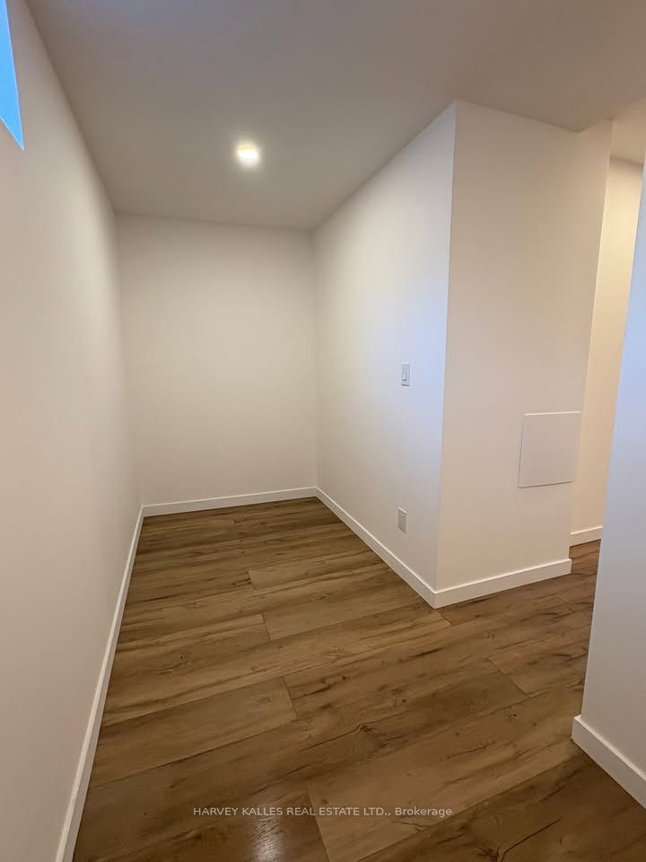 557 Crawford Street Lower