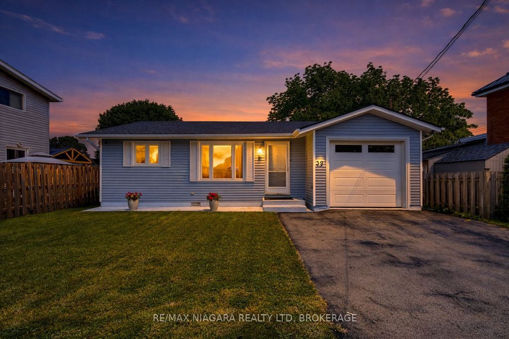 Photo of 39 Pine Street, Port Colborne, ON L3K 3N6 (MLS # X12847070)