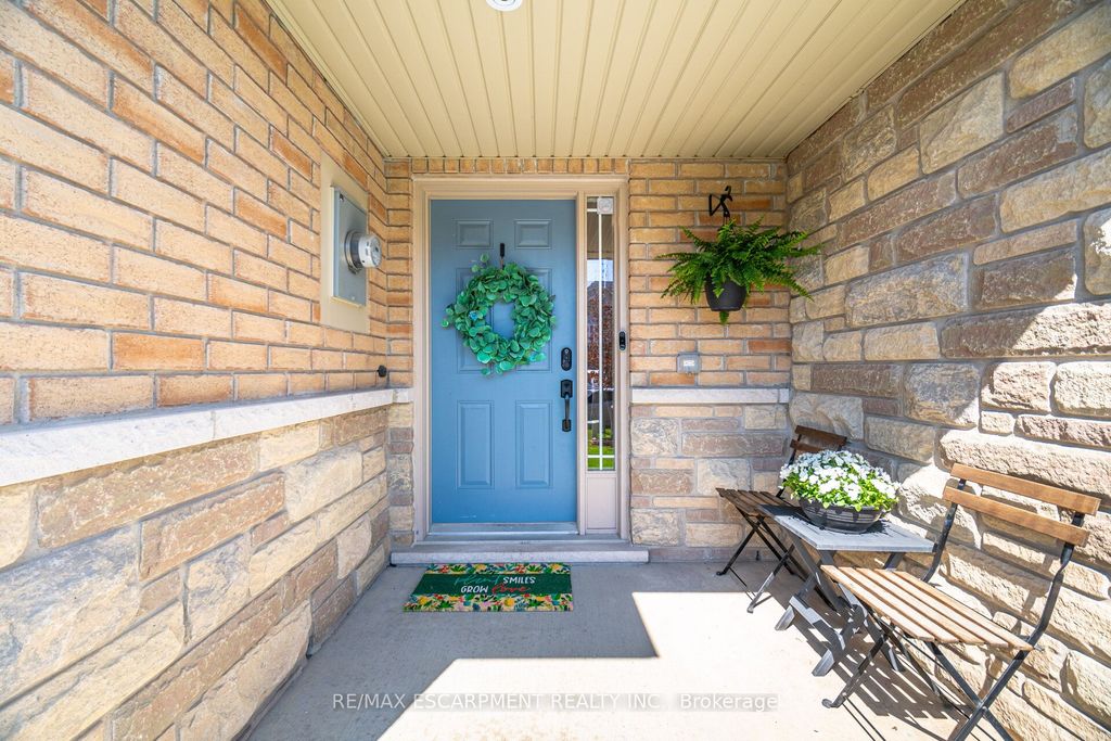 Photo of 92 CELESTIAL Crescent, Hamilton, ON L0R 1P0 (MLS # X13044456)