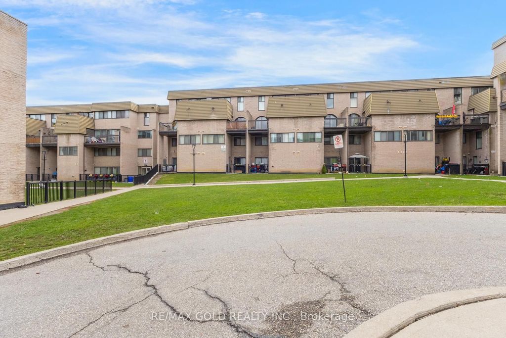 Photo of 2095 Roche Court #235, Mississauga, ON L5K 2C8 (MLS # W12974624)