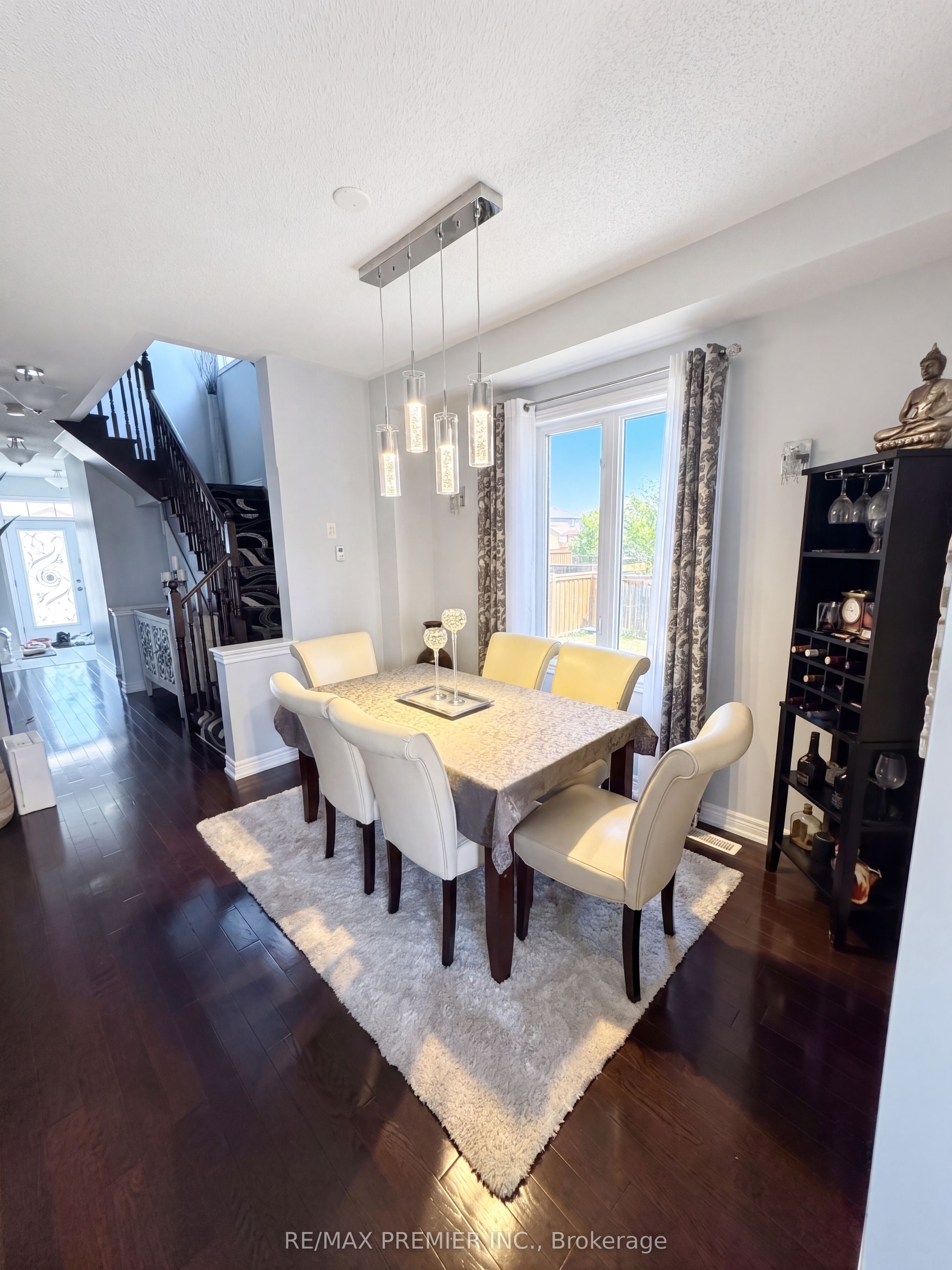 82 Chesterwood Crescent