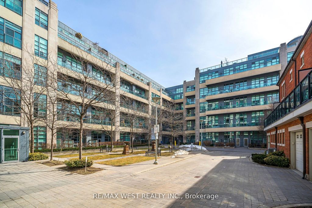 Photo of 380 Macpherson Avenue #333, Toronto, ON M4V 3E3 (MLS # C12215411)