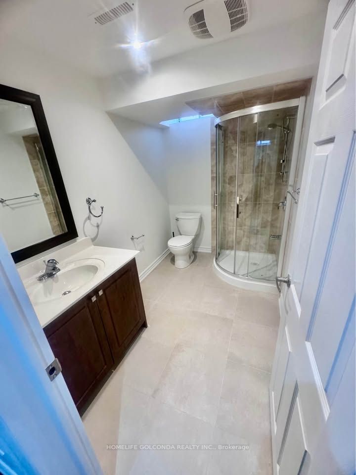 83 Berwick ( basement ) Crescent