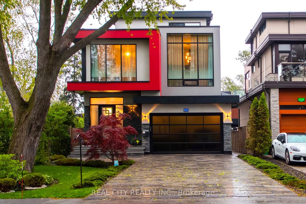 Photo of 662 Byngmount Avenue, Mississauga, ON L5G 1R4 (MLS # W12786650)