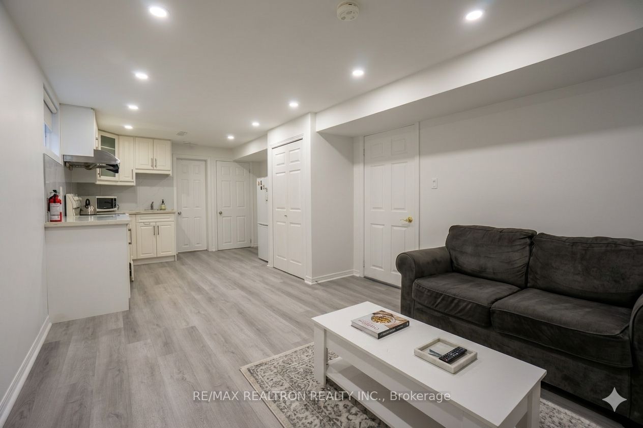 3 Evergreen Crescent