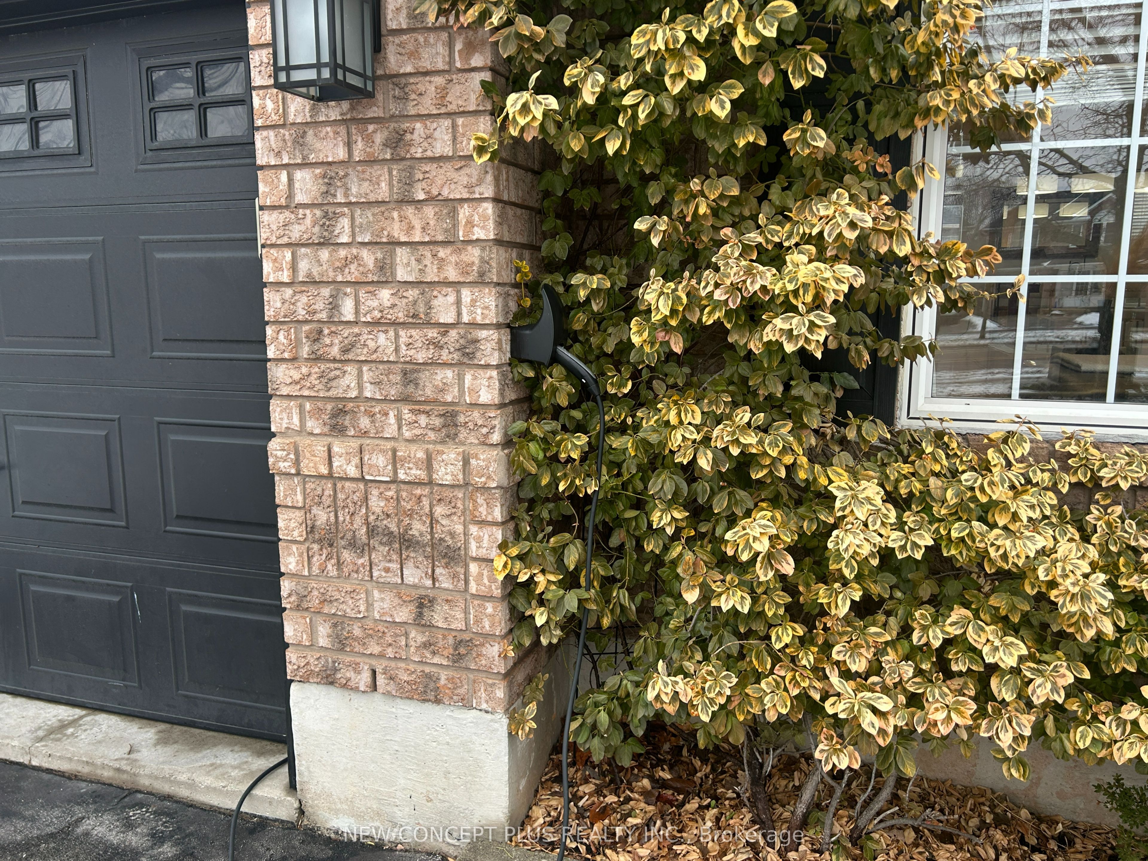 2375 Proudfoot Trail