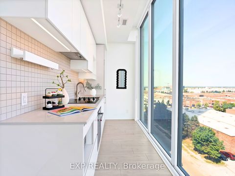 950 Portage Parkway Unit 811 Vaughan ON L4K 0J7