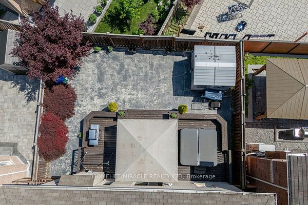 32 Albert Roffey Crescent
