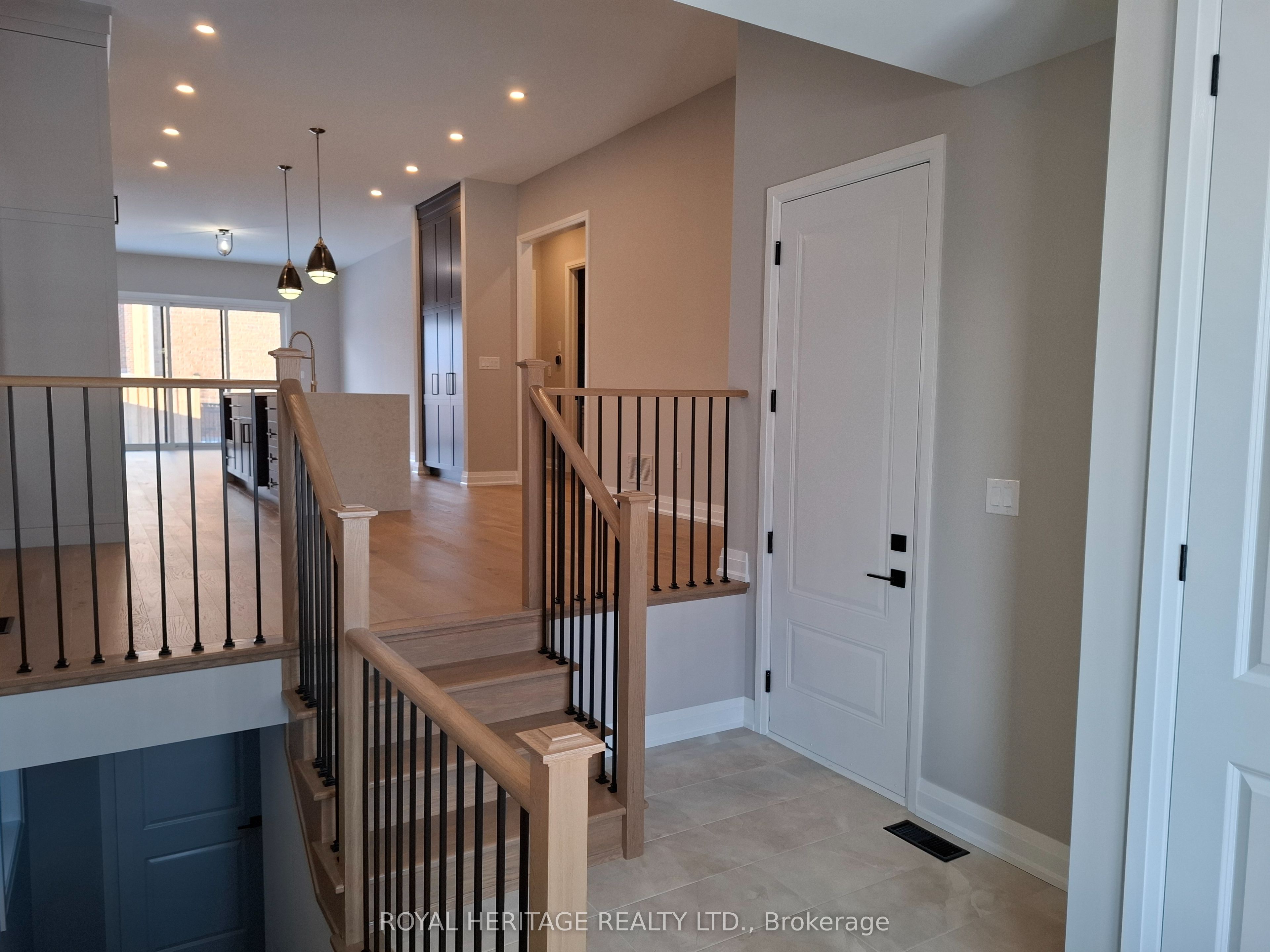 8 St Augustine Drive