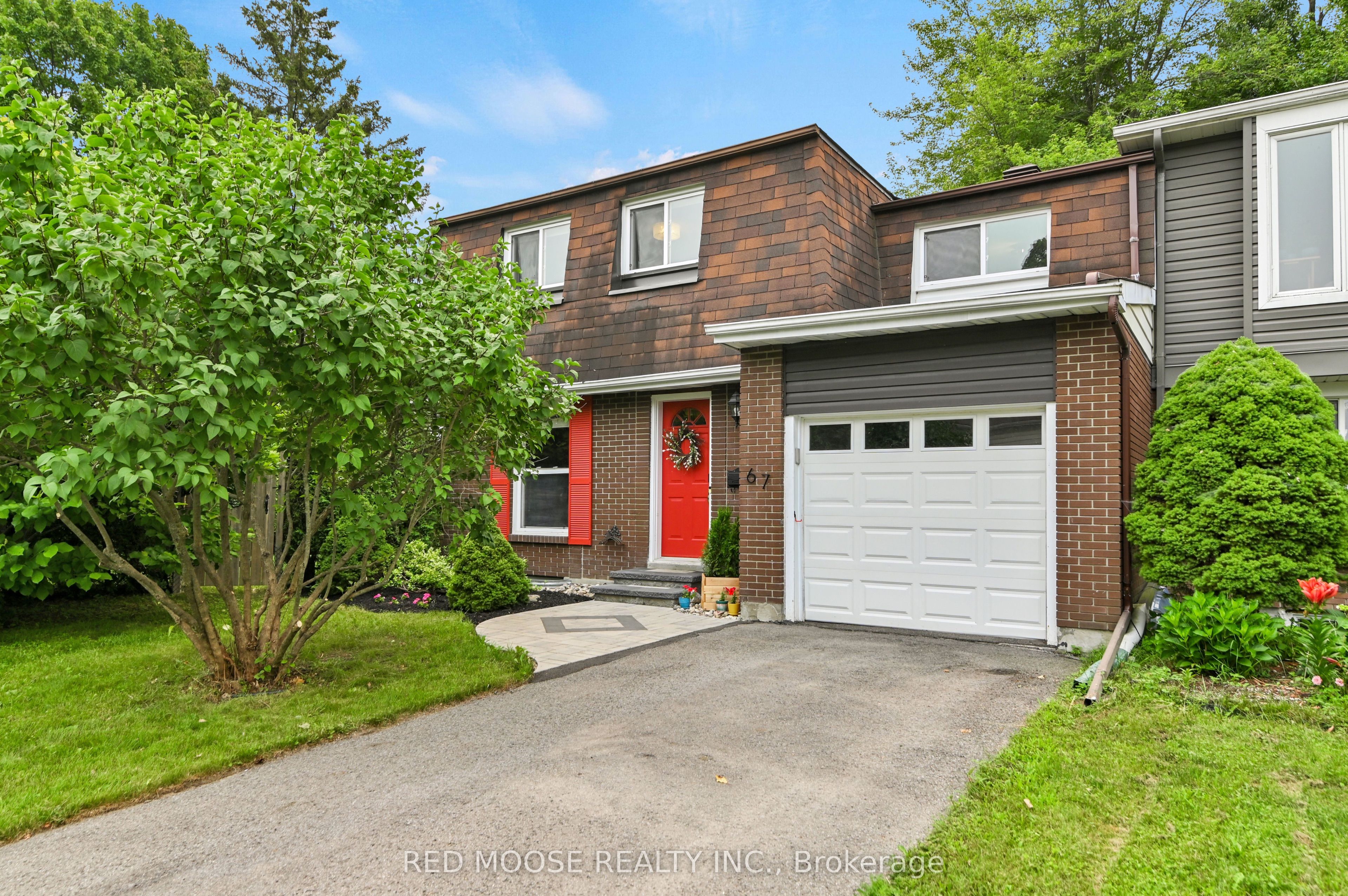 Photo 1 of 37 — 67 Valewood Crescent, Blackburn Hamlet, ON K1B 4G1