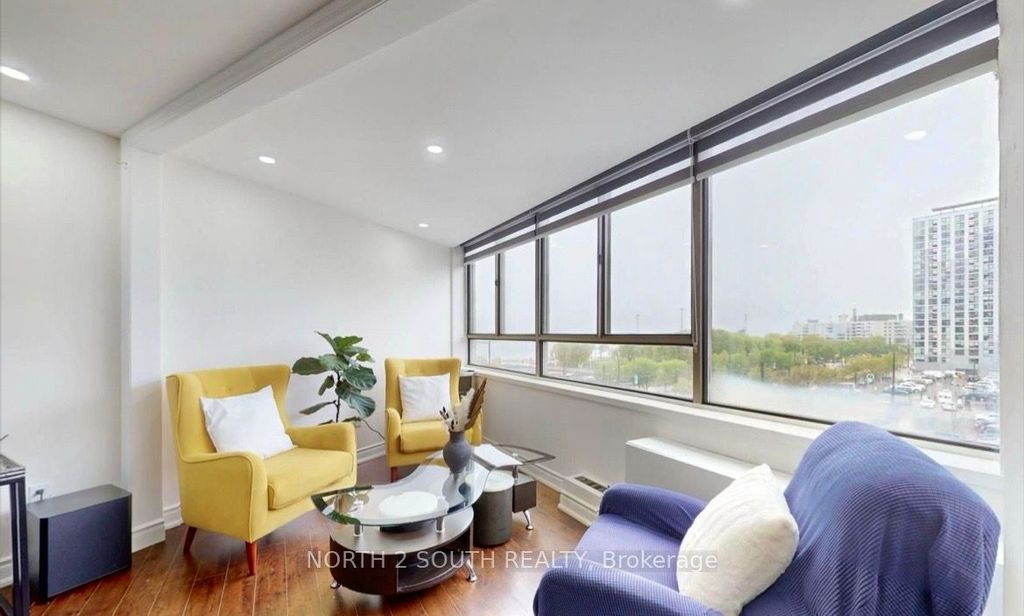 Photo of 270 Queens Quay W #505, Toronto, ON M5J 2N4 (MLS # C13078310)