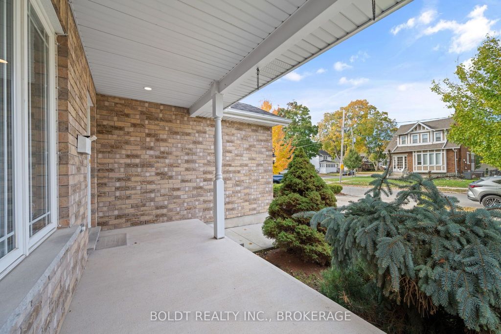 Photo of 34 Fitzgerald Street E, St. Catharines, ON L2R 0A4 (MLS # X12662066)