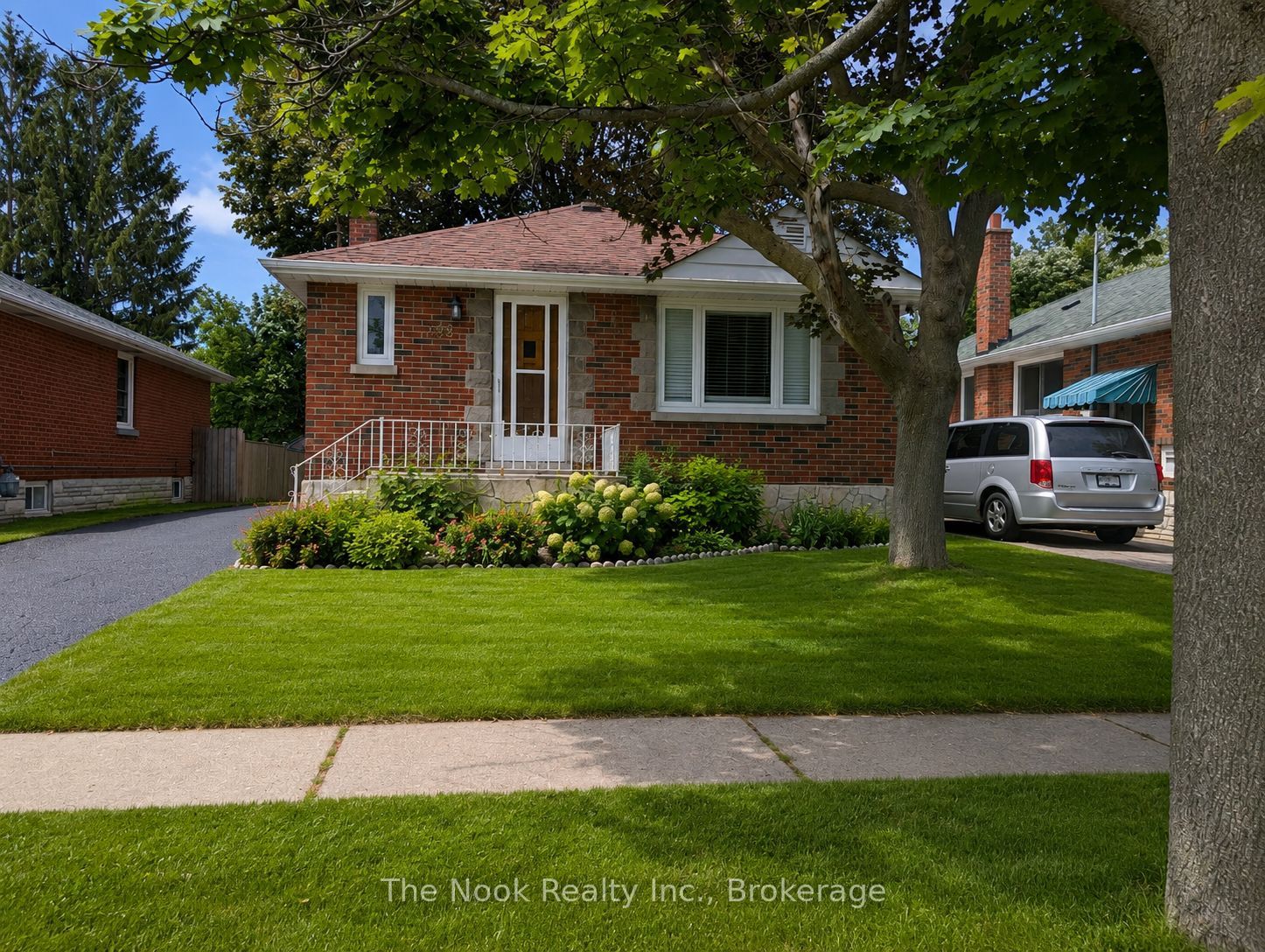 288 Cadillac Avenue S