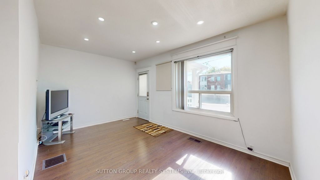 Photo of 128 Northland Avenue, Toronto, ON M6N 2E2 (MLS # W13018088)