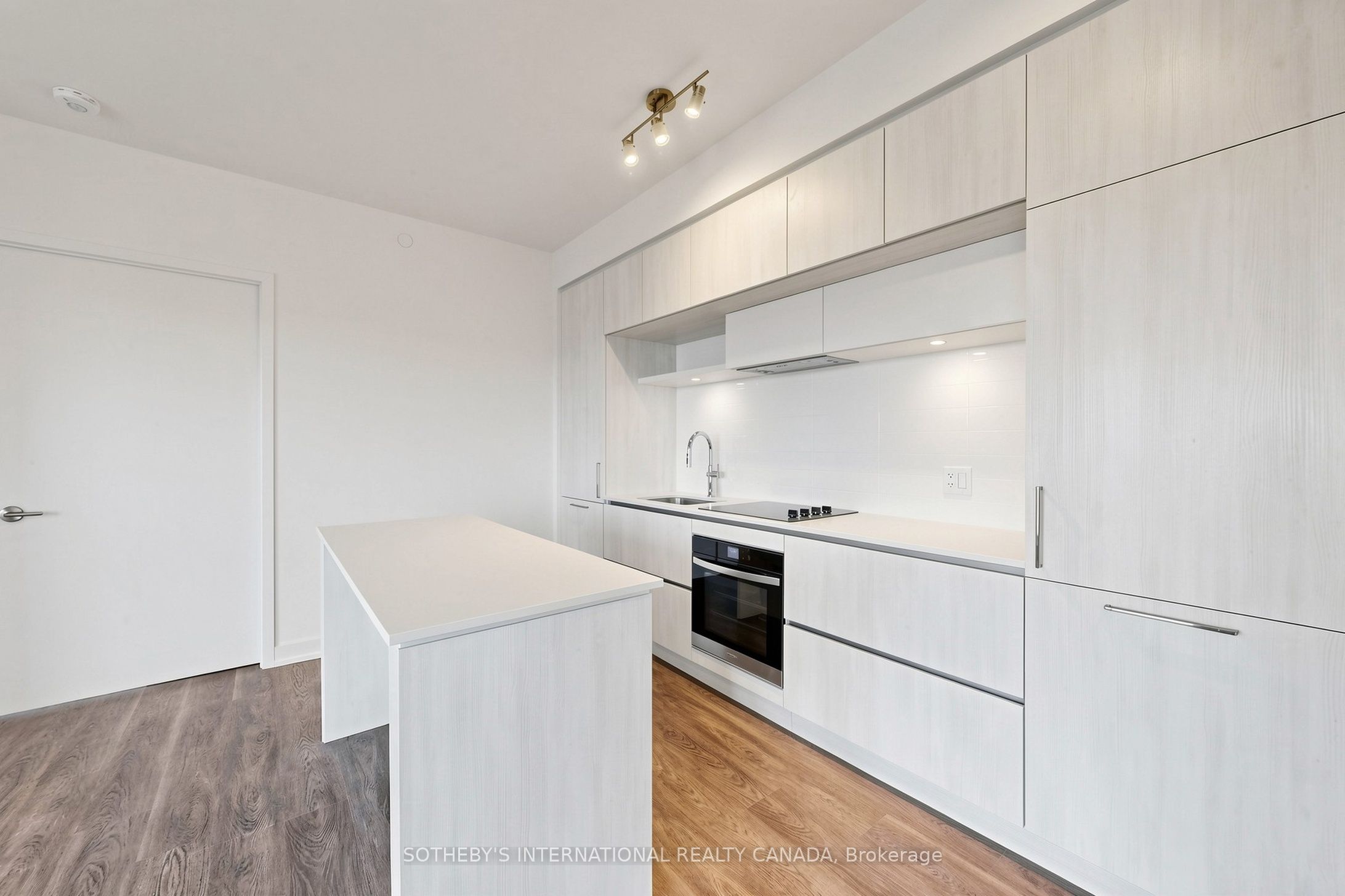2 David Eyer Road 1127