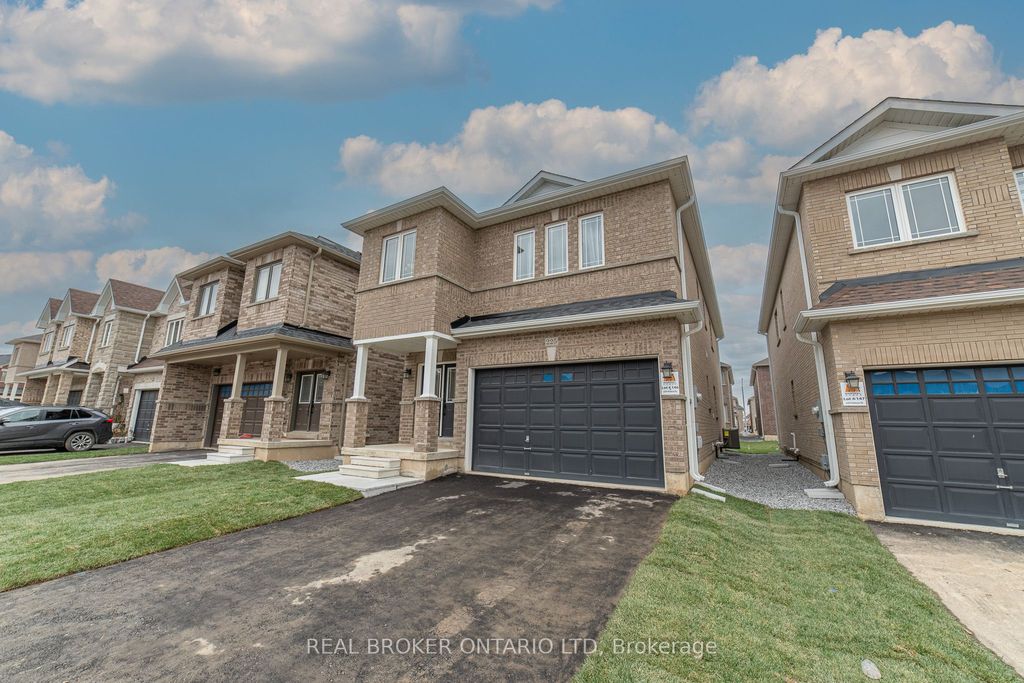 Photo of 225 Palace Street, Thorold, ON L2V 5G7 (MLS # X12554330)