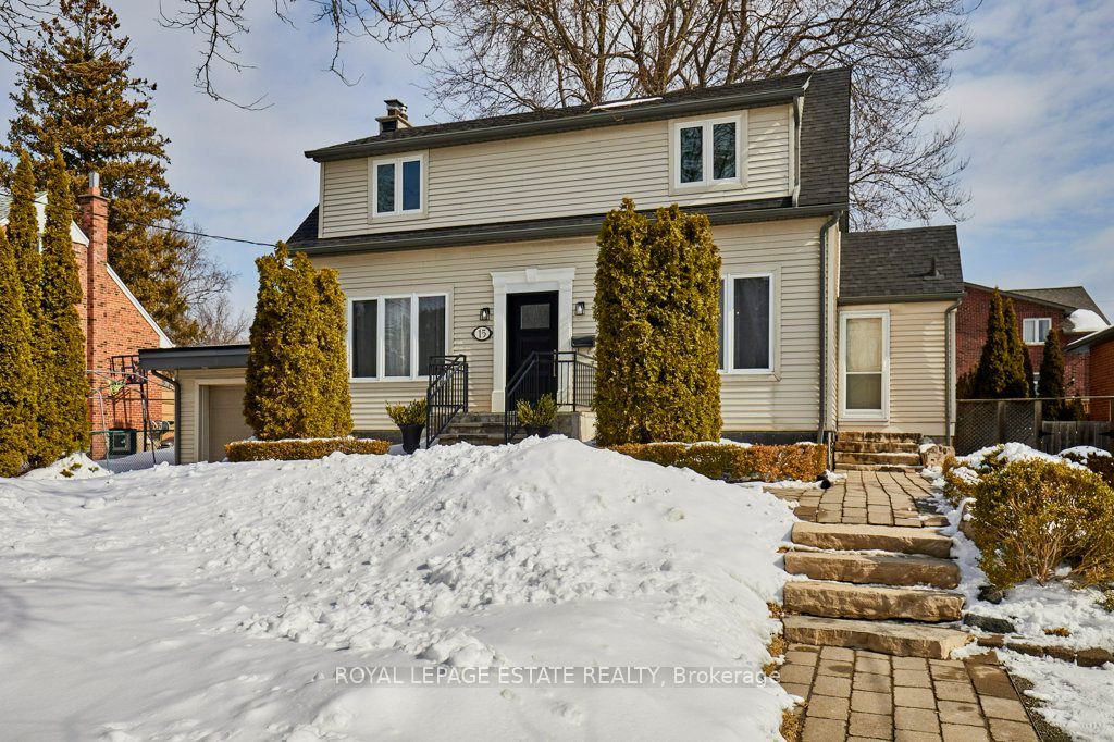 Photo of 15 Squires Avenue, Toronto, ON M4B 2R2 (MLS # E12832778)