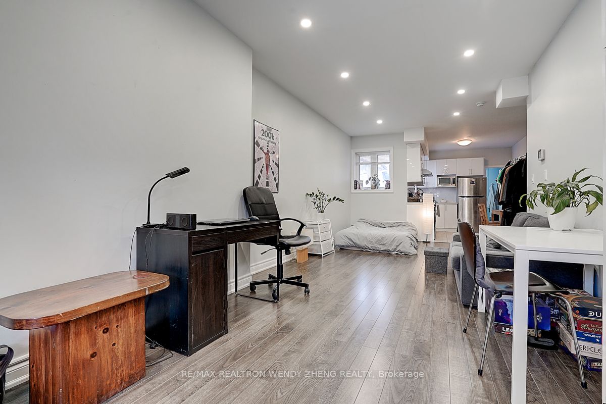 245 Montrose Avenue