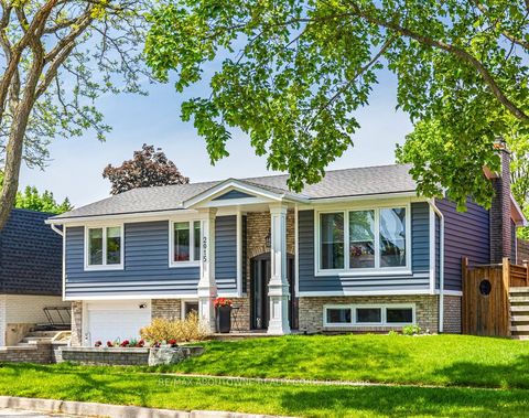 2015 Faversham Avenue Burlington ON L7P 1W5