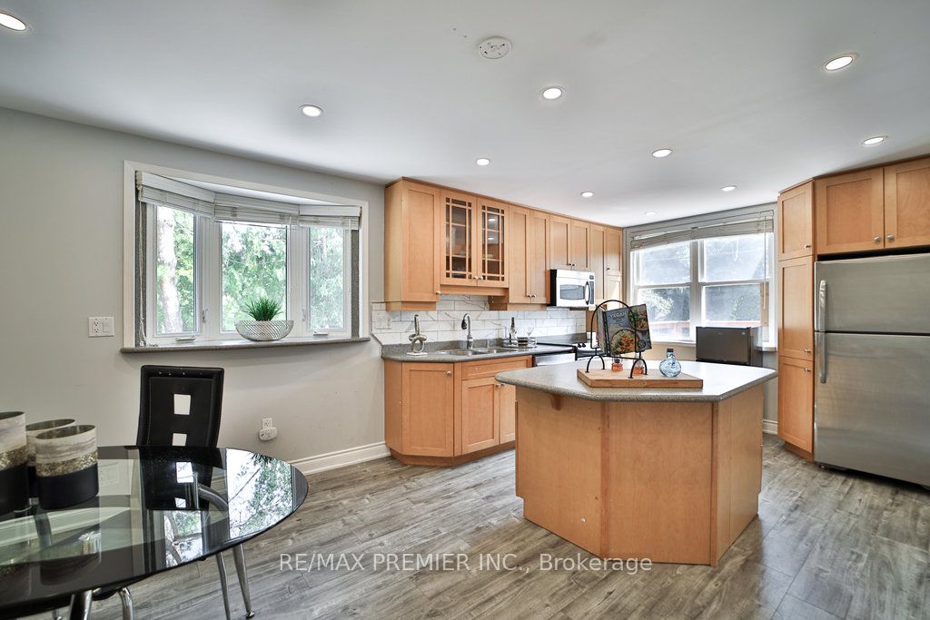 270 Conlin Road E