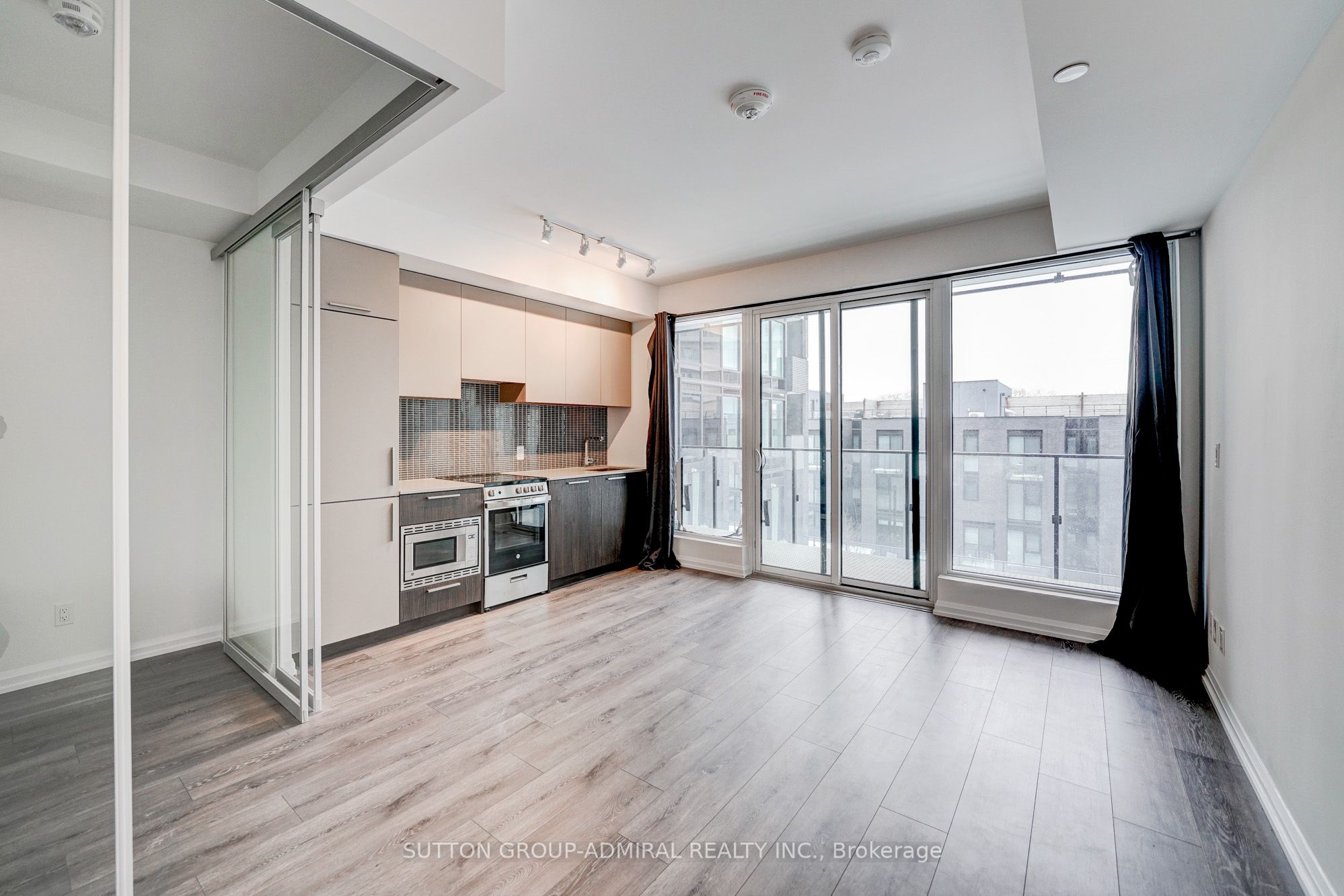 4208 Dundas Street W 320