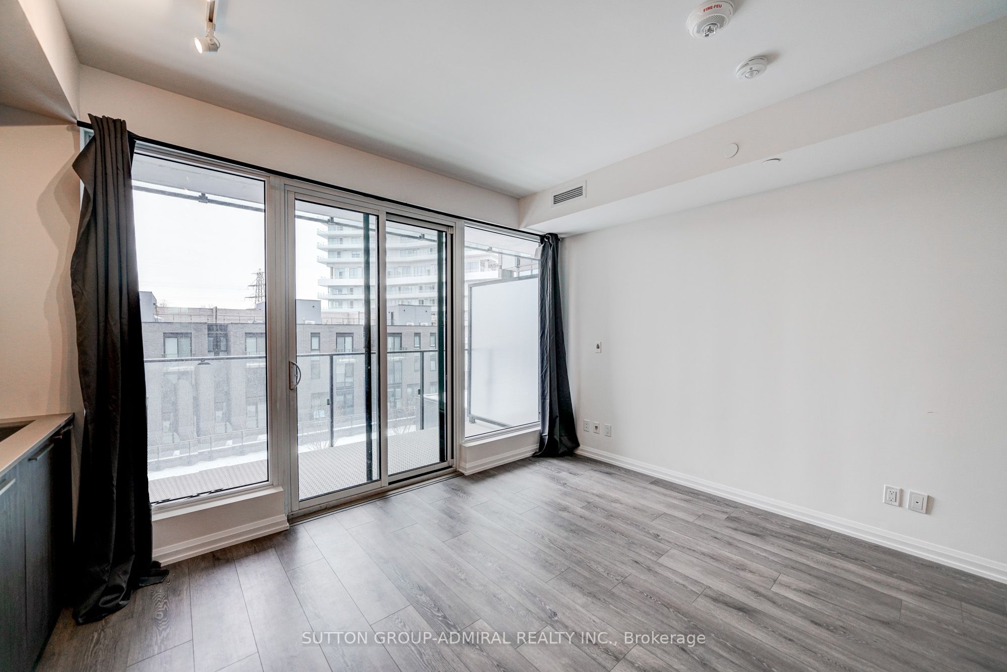 4208 Dundas Street W 320
