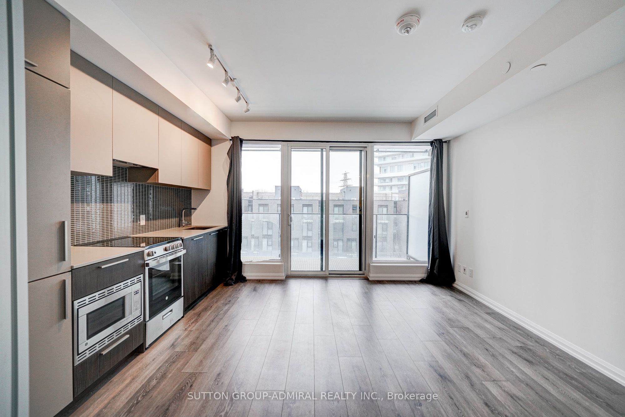 4208 Dundas Street W 320