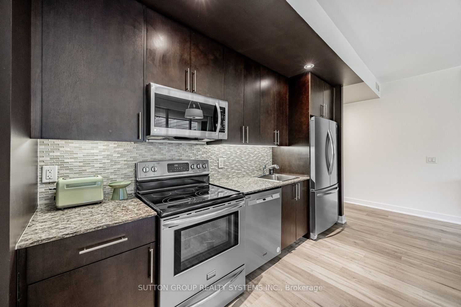 25 Ritchie Avenue 310