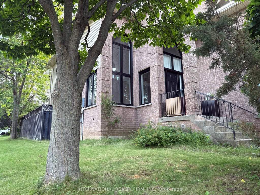 Photo of 43 Falconridge Drive, Hamilton, ON L9B 2P3 (MLS # X13698674)