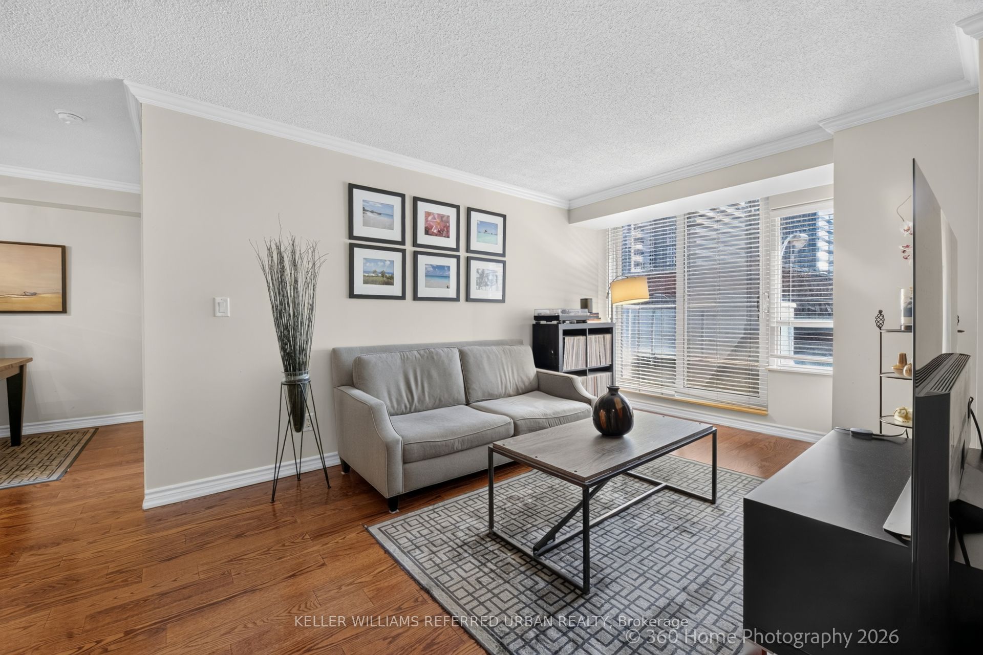 250 Wellington Street W 339