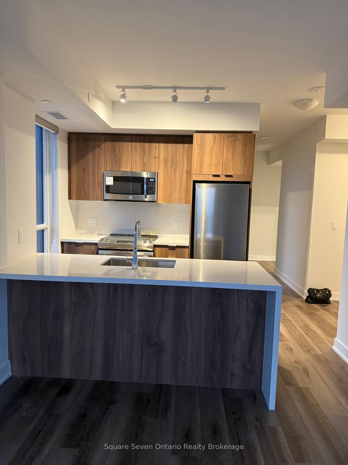 430 Square One Drive 4911