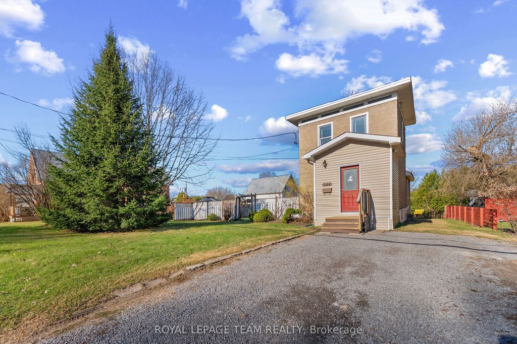 Photo of 544 MACKAY Street, Pembroke, ON K8A 1E6 (MLS # X13062482)