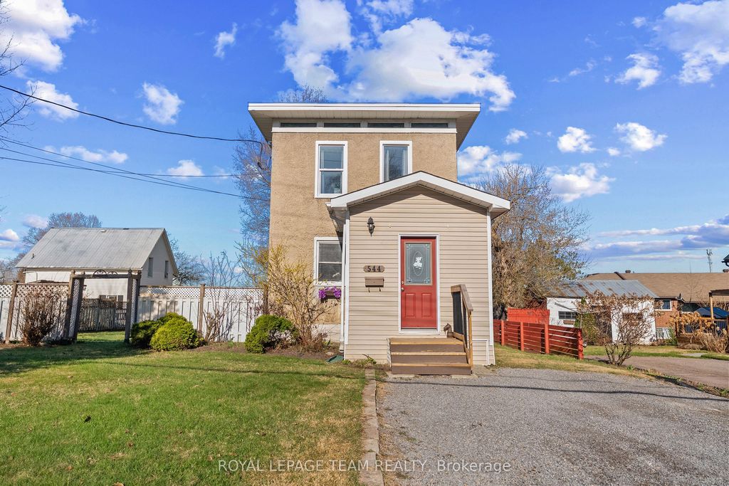 Photo of 544 MACKAY Street, Pembroke, ON K8A 1E6 (MLS # X13062482)