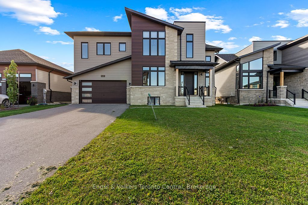 Photo of 125 Stoneleigh Drive, Blue Mountains, ON L9Y 4X5 (MLS # X13885738)