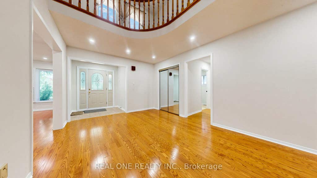 Photo of 2027 Roy Ivor Crescent, Mississauga, ON L5L 3N7 (MLS # W13465394)
